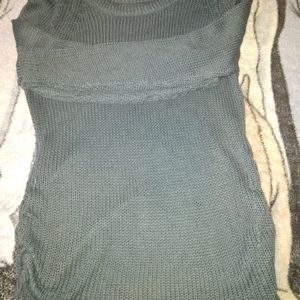 Stretchy long sleeve maternity shirt